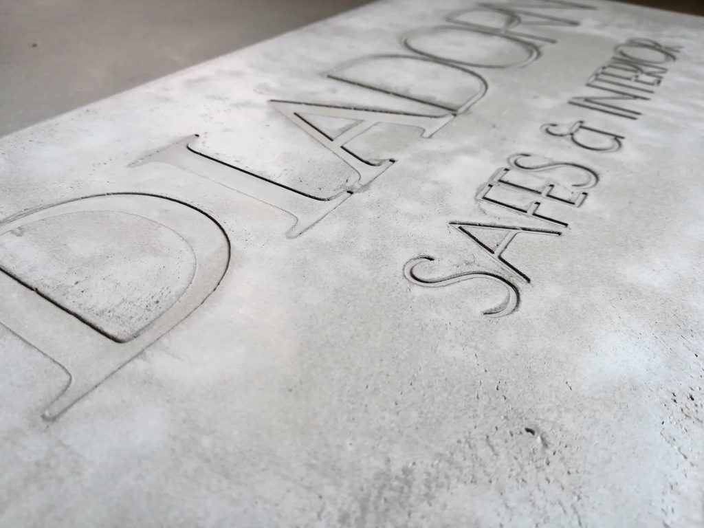 beton_firmenschild_messoni21 betonoptik,betontisch,beton tisch,betonarbeitsplatte,beton