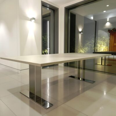 betontisch-betonesstisch-beton-tisch-esstisch-gross-grosser-esstisch-betonmoebel-betontischplatte-betoninterieur-leichtbeton-messoni