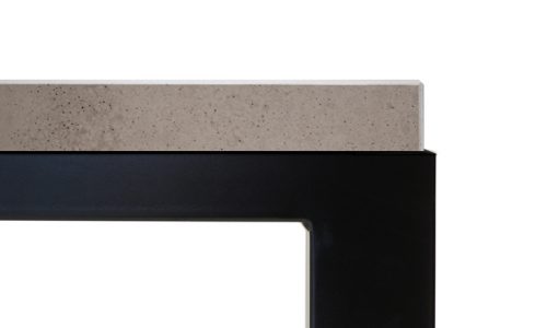 betontisch_messoni_betongrau_grob_eingefasst_schwarz
