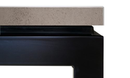 betontisch_messoni_betongrau_grob_schwebend_schwarz