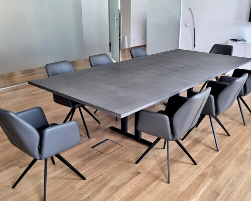 betontisch_konferenztisch_betonkonferenztisch_betonesstisch_betonschreibtisch_betontischplatte_betonarbeitsplatte_betonmoebel_betoninterior_messoni