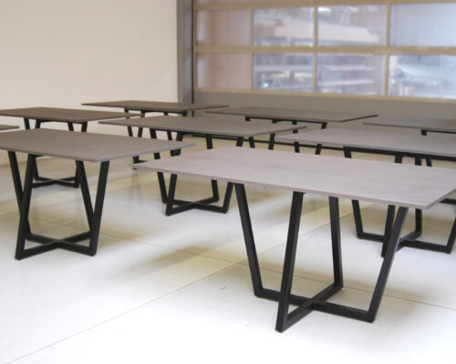 betontisch_betonesstisch_betonschreibtisch_betontischplatte_betonarbeitsplatte_betonmoebel_betoninterior_messoni